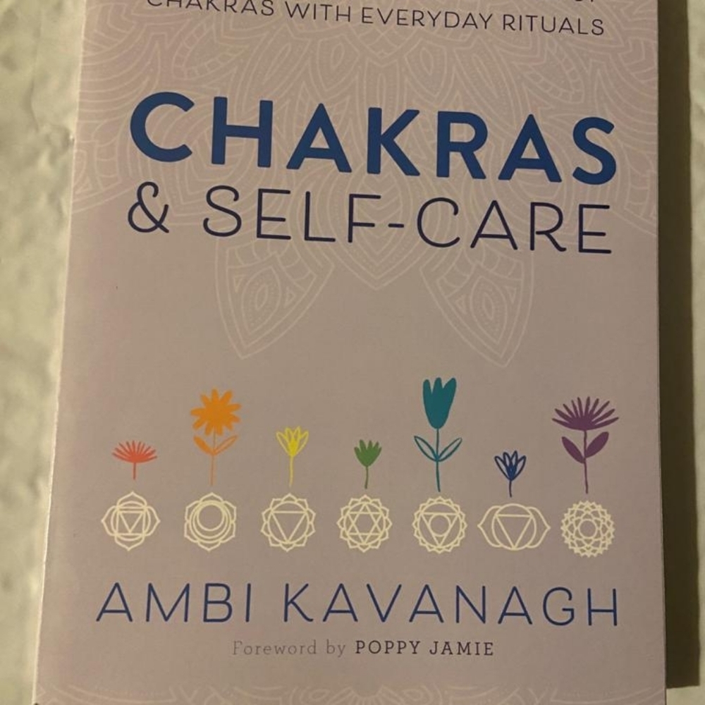 CHAKRAS & SELF-CARE BOOK